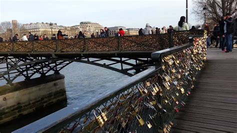 Slot de brug parijs liefde